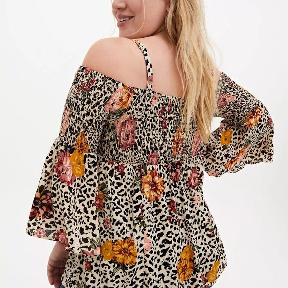 Torrid Sz 1 Babydoll Crinkle Gauze Smocked Cold Shoulder Top - Picture 7 of 7